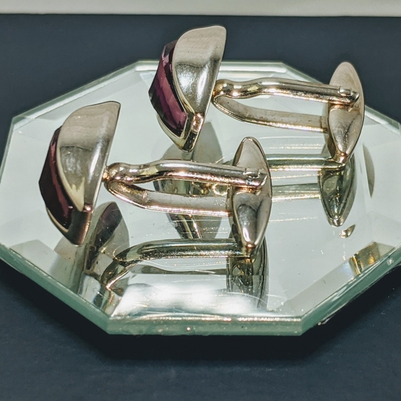 Classy Men's Purple Cufflinks - Picture 5 of 6